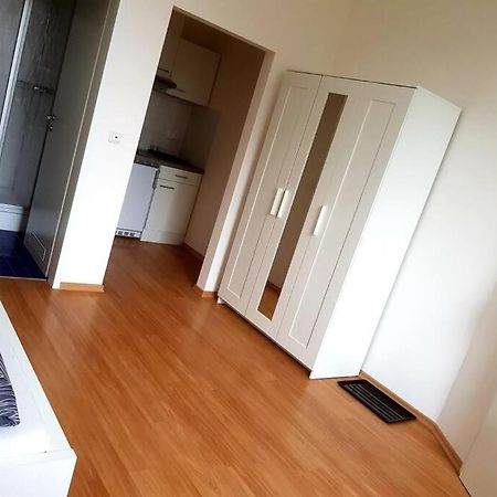 Helles Apartment Neutraubling Exterior foto