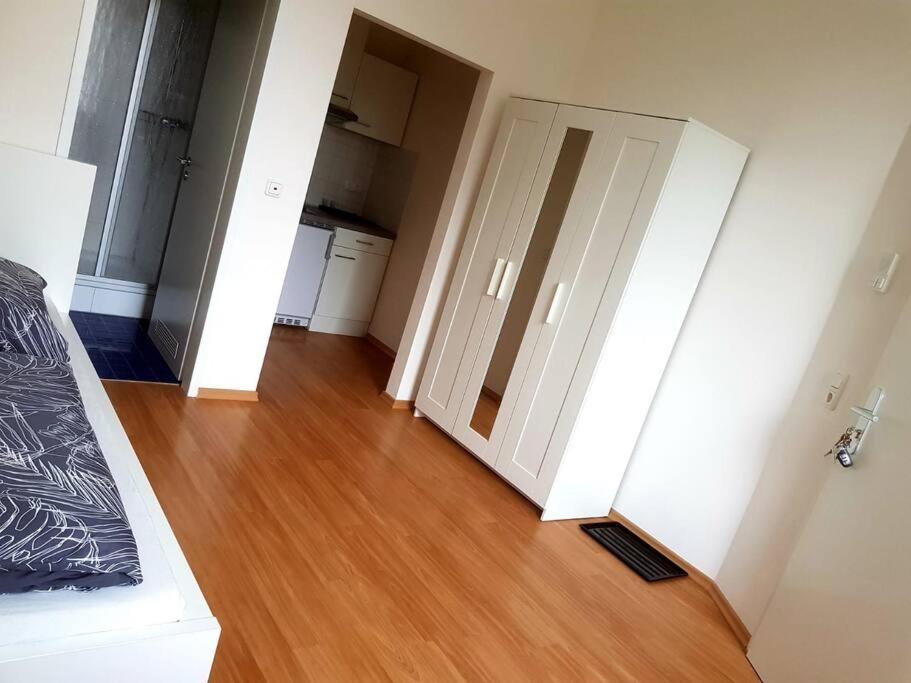 Helles Apartment Neutraubling Exterior foto